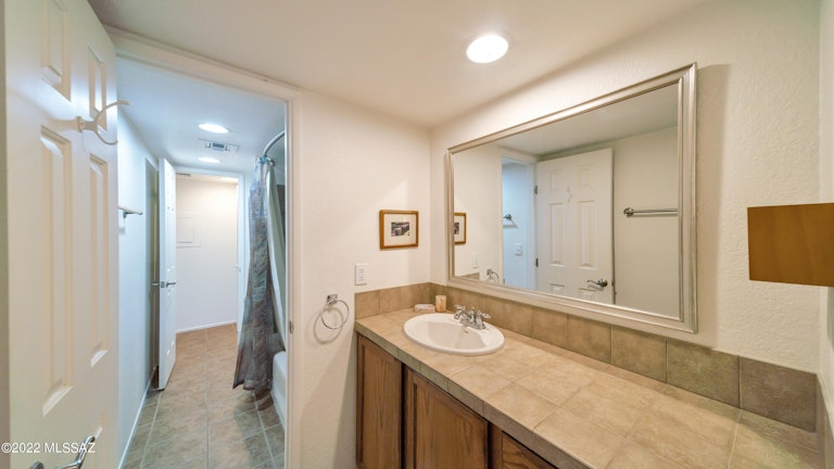 Photo 8 of 25 - 5051 N Sabino Canyon Rd #1126, Tucson, AZ 85750