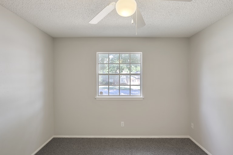 Photo 21 of 26 - 1620 Janice Ln, Fort Worth, TX 76112