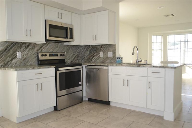 Photo 13 of 35 - 849 Horseshoe Bay Dr, Kissimmee, FL 34741