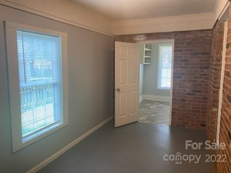 Photo 17 of 23 - 933 Clanton Rd, Charlotte, NC 28217