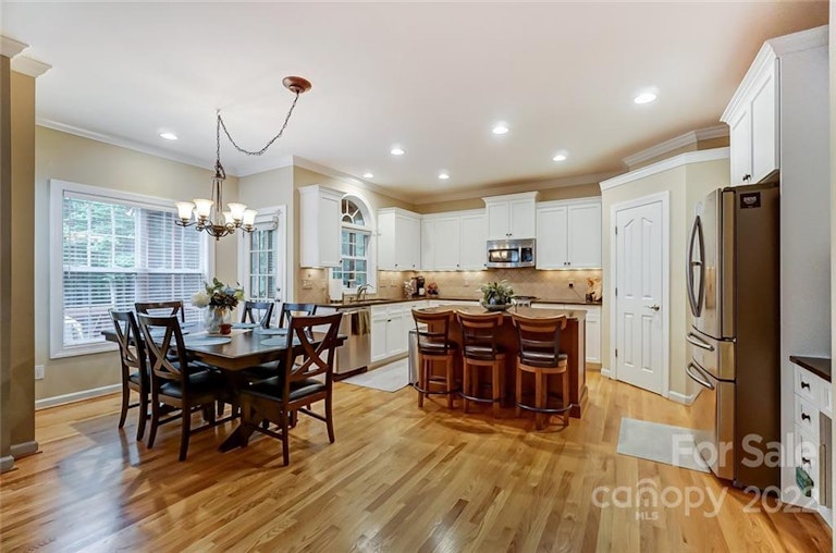 Photo 14 of 47 - 12229 Danielle Christina Ct, Charlotte, NC 28216