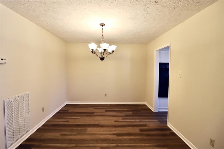 Photo 9 of 26 - 2726 Mesquite Dr, Sugar Land, TX 77479