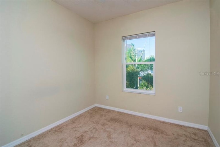 Photo 14 of 20 - 1287 Sawgrass St, Clearwater, FL 33755