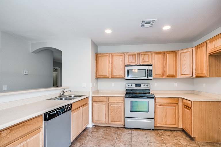 Photo 6 of 29 - 4347 W St Catherine Ave, Laveen, AZ 85339