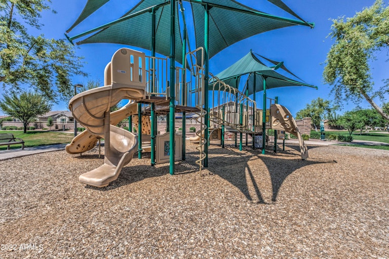 Photo 27 of 29 - 2595 E Carob Dr, Gilbert, AZ 85298