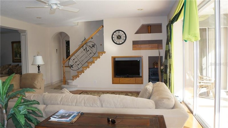 Photo 5 of 22 - 8019 Horse Ferry Rd, Orlando, FL 32835