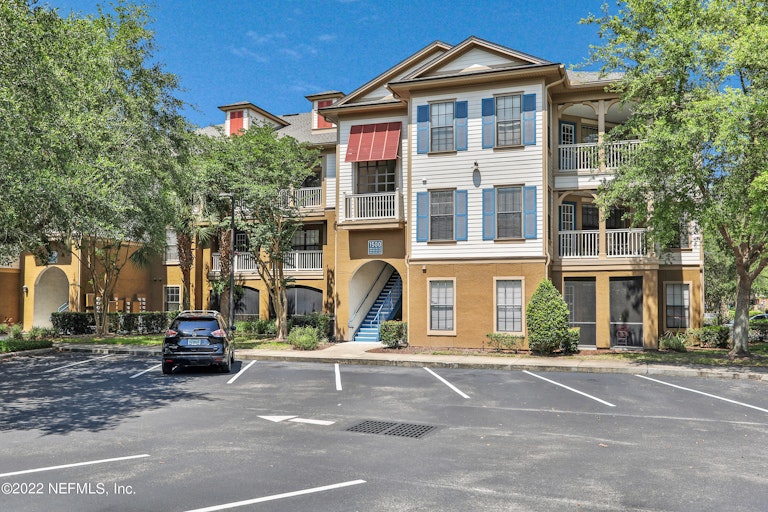 Photo 1 of 31 - 12700 Bartram Park Blvd #328, Jacksonville, FL 32258