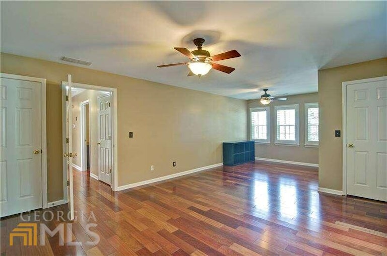 Photo 53 of 78 - 945 Whitehawk Trl, Lawrenceville, GA 30043