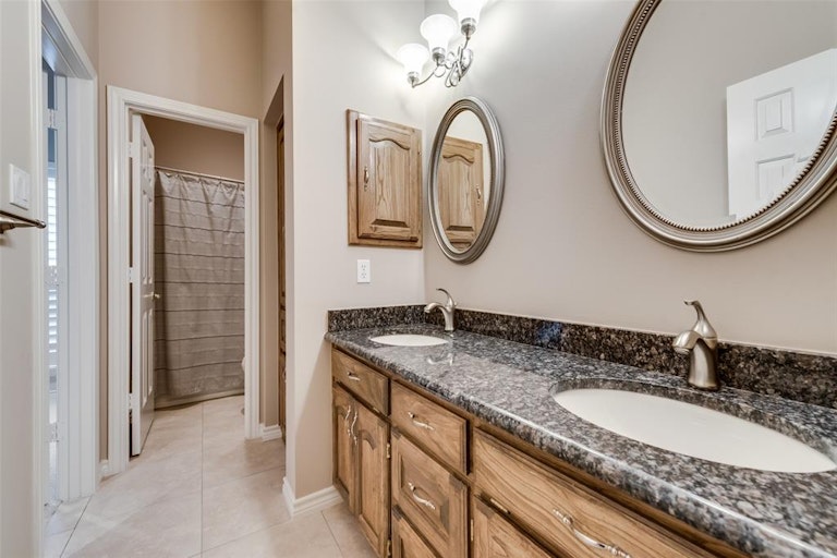 Photo 25 of 37 - 1605 Mariah Bay Cir, Rockwall, TX 75032