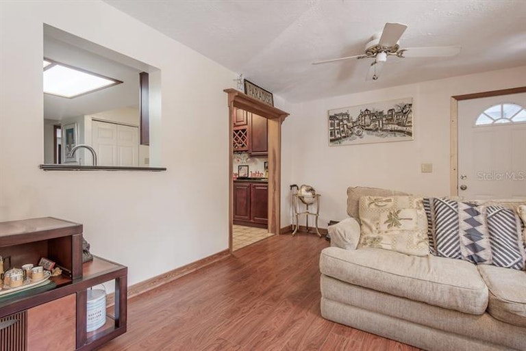 Photo 13 of 25 - 6943 Rivergate Ave, Temple Terrace, FL 33637