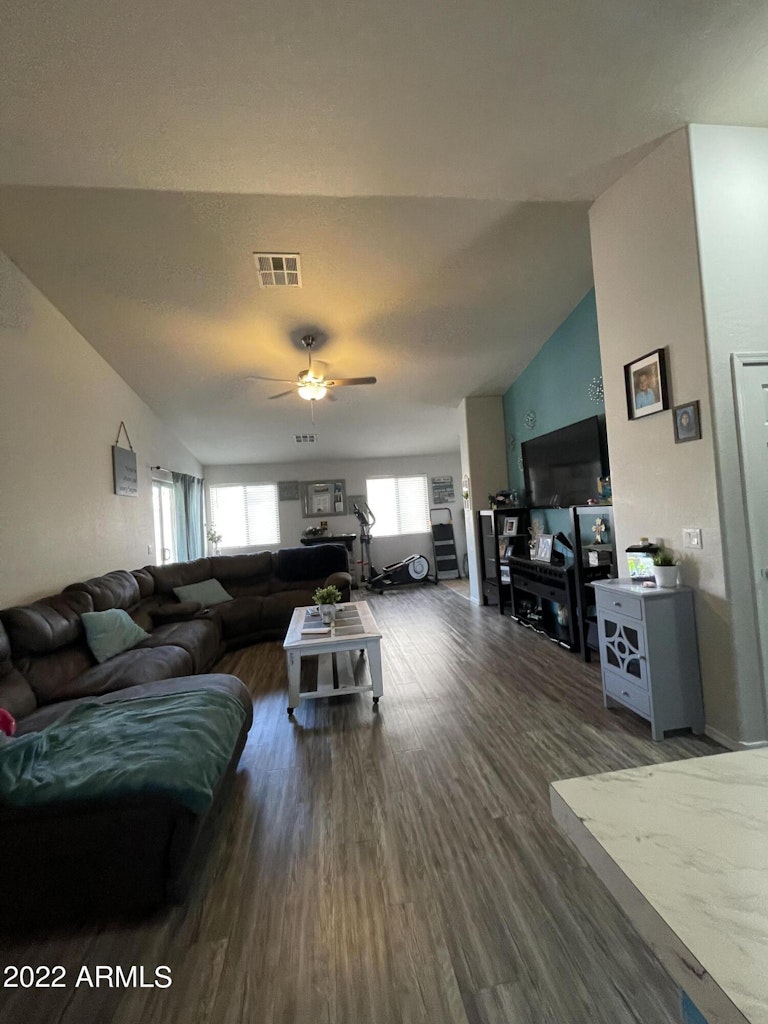 Photo 8 of 25 - 1598 S 220th Dr, Buckeye, AZ 85326
