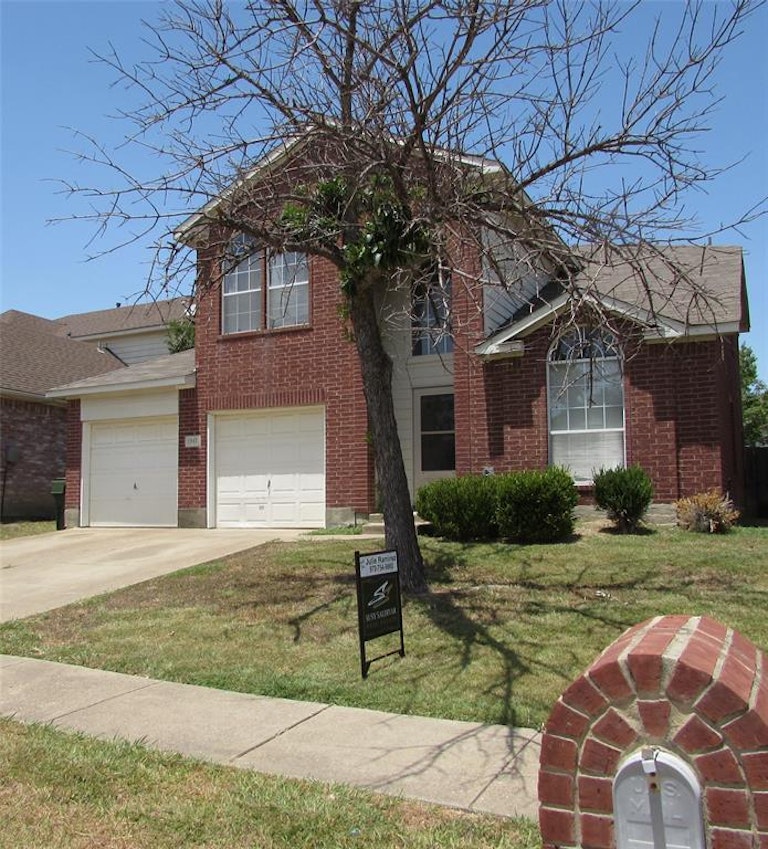 Photo 2 of 32 - 1345 Mill Wood Ln, Garland, TX 75040