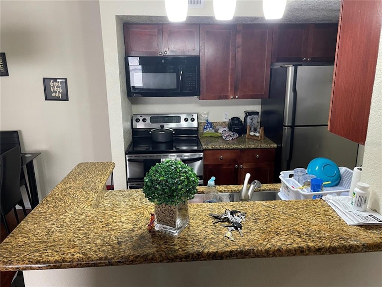 Photo 16 of 44 - 5168 Conroy Rd #25, Orlando, FL 32811