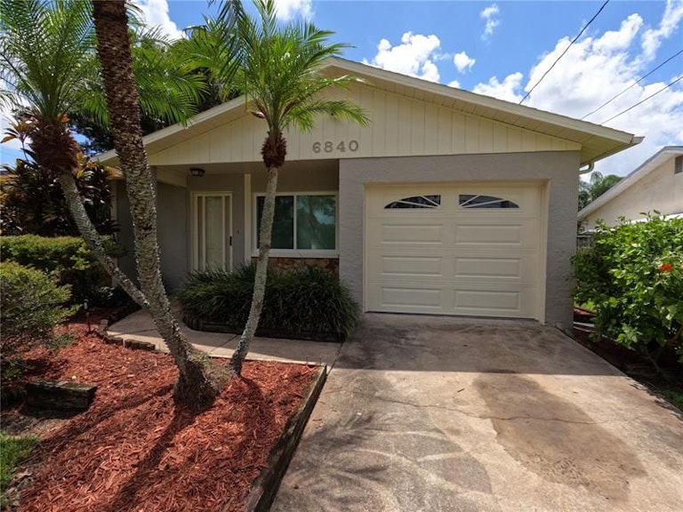 Photo 1 of 20 - 6840 43rd St N, Pinellas Park, FL 33781
