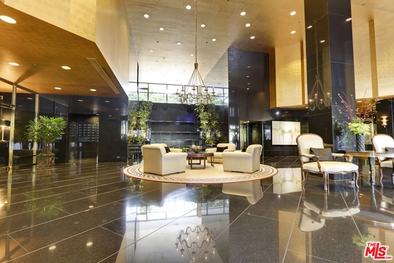 Photo 2 of 40 - 10601 Wilshire Blvd #404, Los Angeles, CA 90024