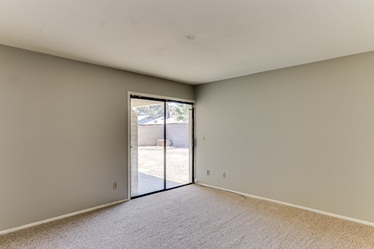 Photo 13 of 27 - 5056 N 71st Ave, Glendale, AZ 85303