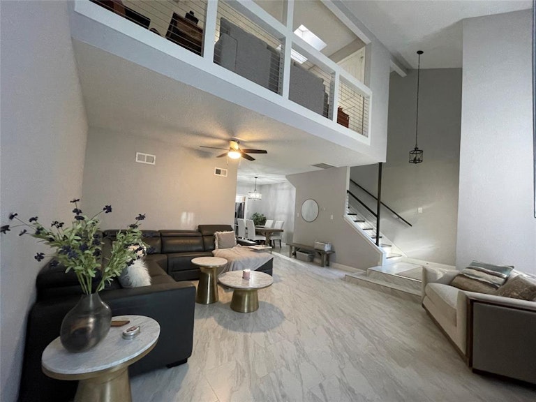 Photo 6 of 28 - 672 N Eldridge Pkwy, Houston, TX 77079