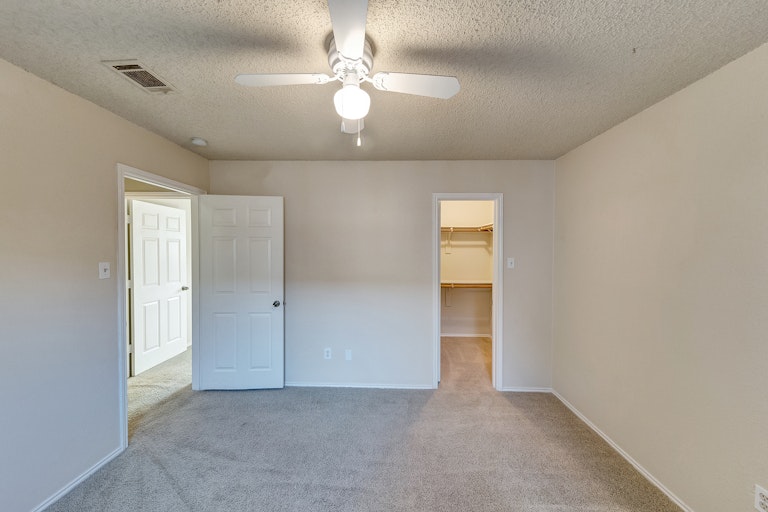 Photo 21 of 26 - 10228 Powder Horn Rd, Fort Worth, TX 76108