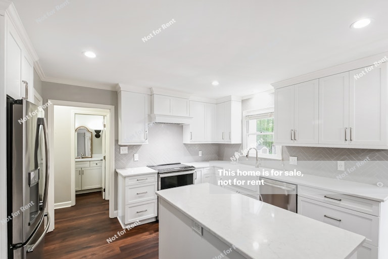 Photo 4 of 26 - 4908 Ten Ten Rd, Apex, NC 27539