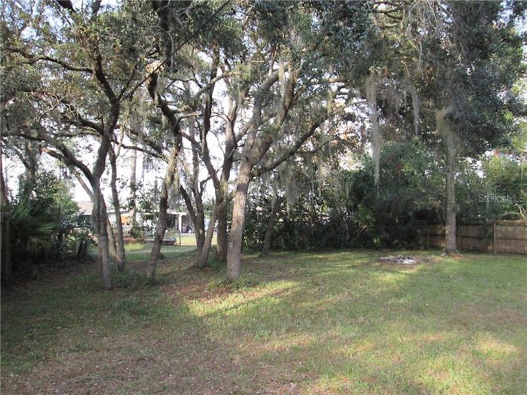 Photo 13 of 13 - 411 E 3rd St, Chuluota, FL 32766
