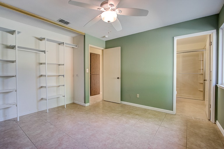 Photo 7 of 30 - 7863 Deer Creek Dr, Sacramento, CA 95823