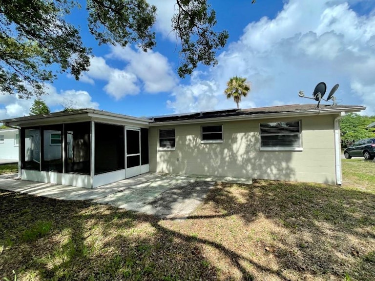 Photo 21 of 24 - 9020 Rainbow Ln, Port Richey, FL 34668