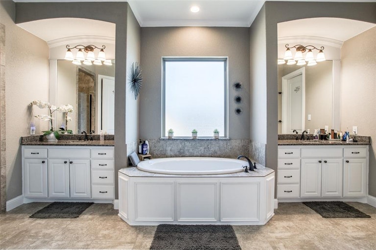 Photo 18 of 40 - 180 Denali Way, Waxahachie, TX 75167