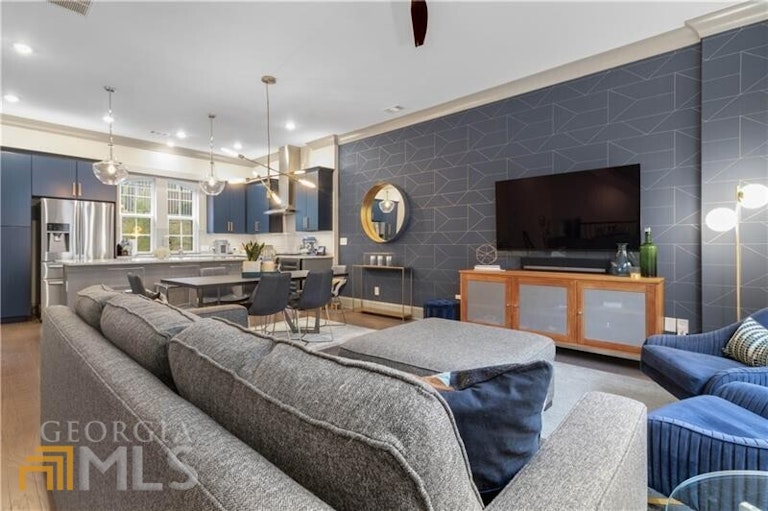 Photo 4 of 36 - 589 Broadview Pl NE, Atlanta, GA 30324