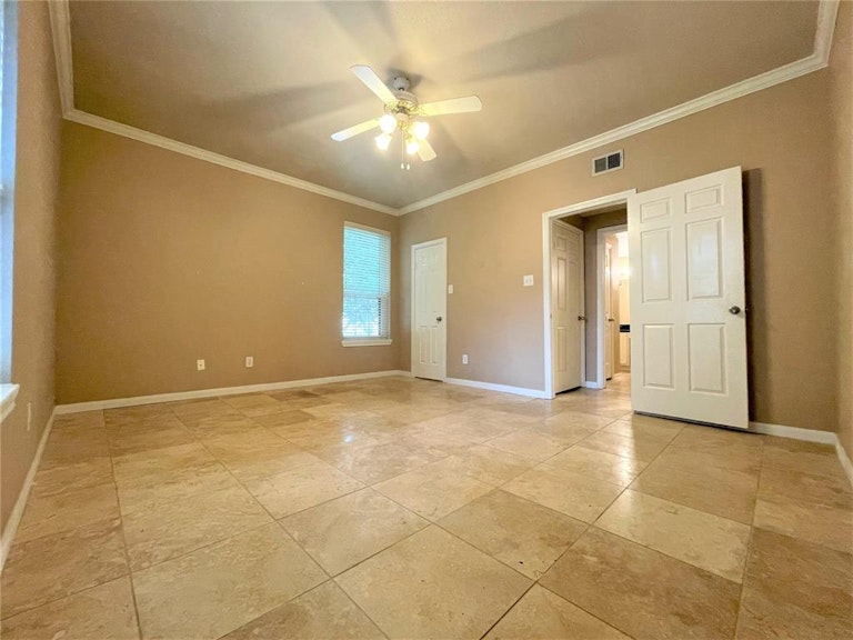 Photo 14 of 23 - 2255 Braeswood Park Dr #264, Houston, TX 77030