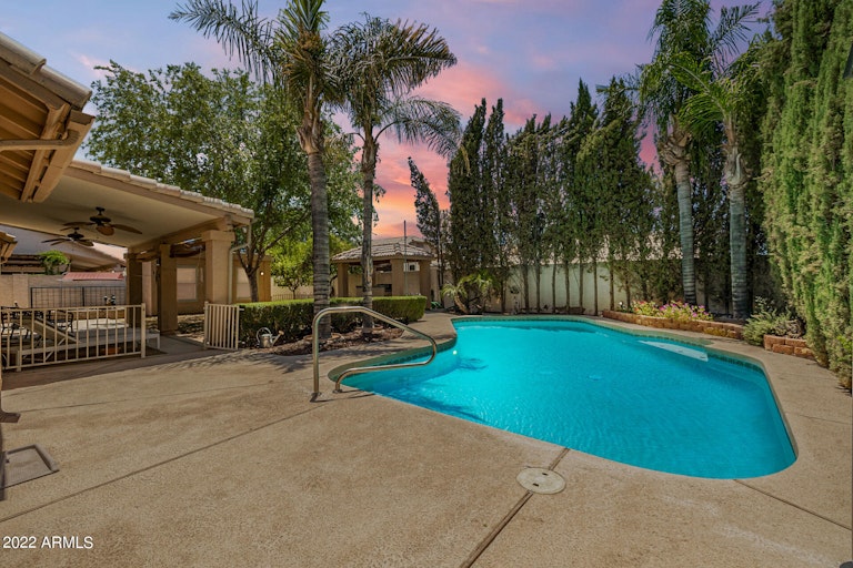 Photo 2 of 37 - 11542 N 76th Dr, Peoria, AZ 85345