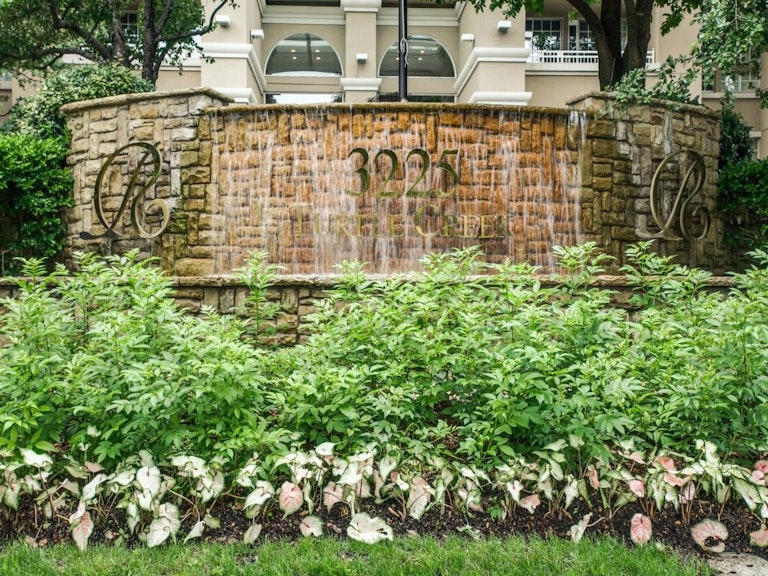 Photo 3 of 33 - 3225 Turtle Creek Blvd #1429, Dallas, TX 75219