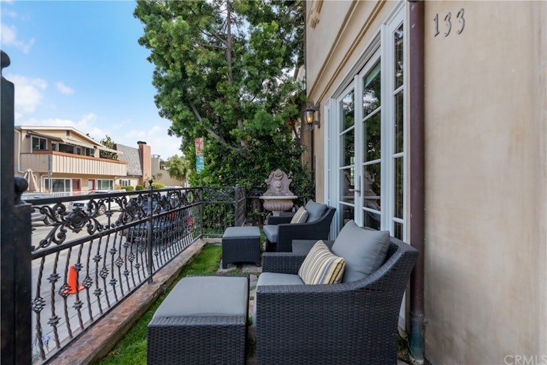 Photo 26 of 28 - 133 Agate Ave, Newport Beach, CA 92662