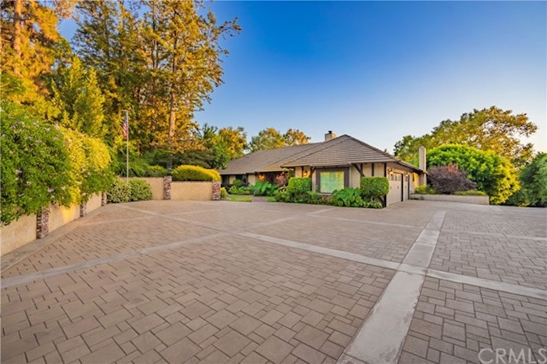 Photo 54 of 59 - 2899 N Monte Verde Dr, Covina, CA 91724