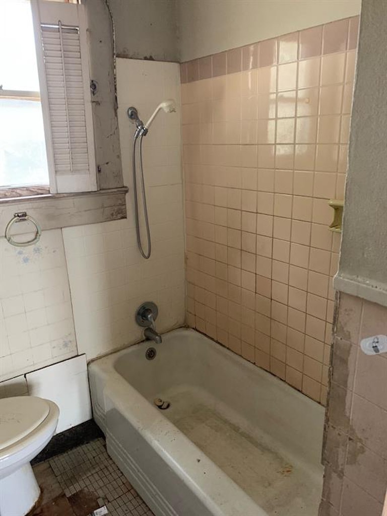 Photo 10 of 16 - 1734 Arizona Ave, Dallas, TX 75216