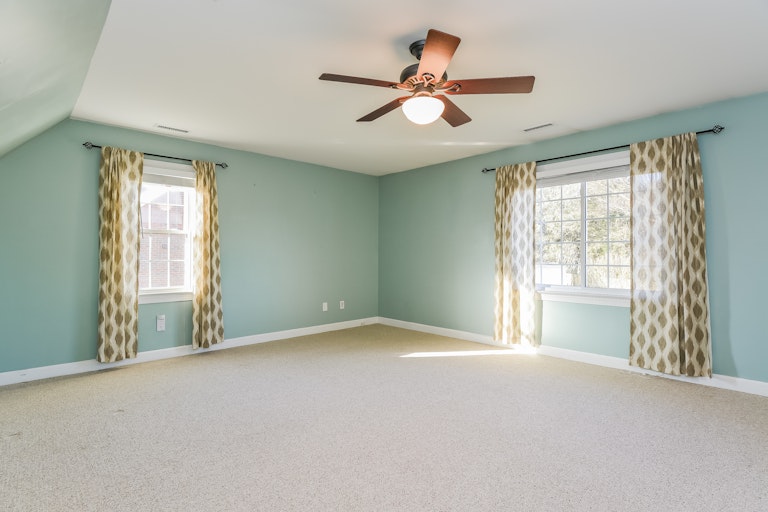 Photo 13 of 25 - 503 Oldwyck Dr, Fuquay Varina, NC 27526