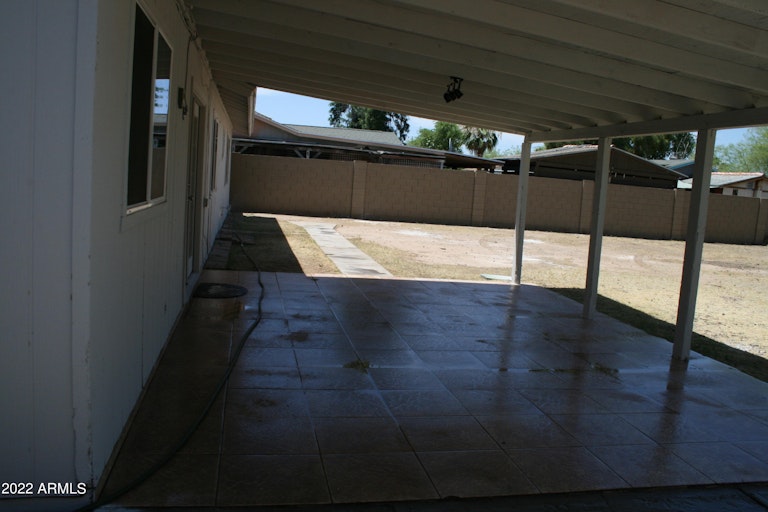 Photo 5 of 22 - 3114 N 72nd Dr, Phoenix, AZ 85033