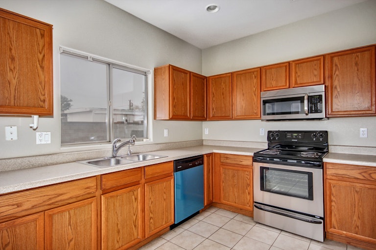 Photo 7 of 17 - 1142 N 5th St, Buckeye, AZ 85326
