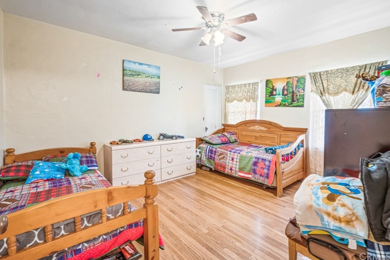 Photo 11 of 45 - 3005 Serrano Rd, San Bernardino, CA 92405