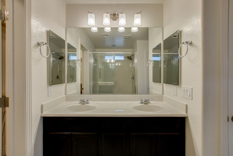 Photo 21 of 33 - 1063 S Storment Ln, Gilbert, AZ 85296