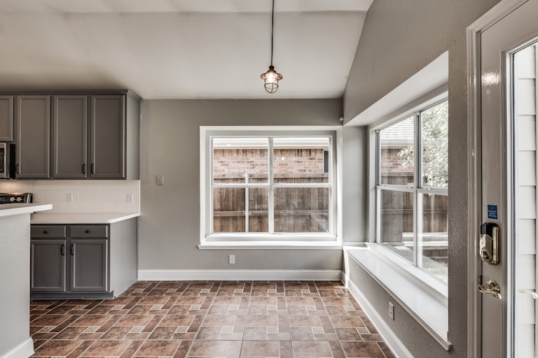 Photo 9 of 20 - 5424 Pebble Ct, McKinney, TX 75070