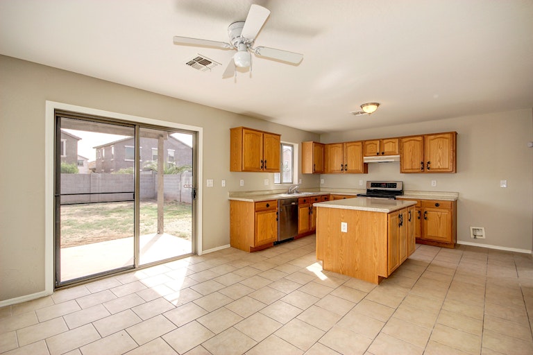 Photo 11 of 28 - 447 E Maddison St, San Tan Valley, AZ 85140