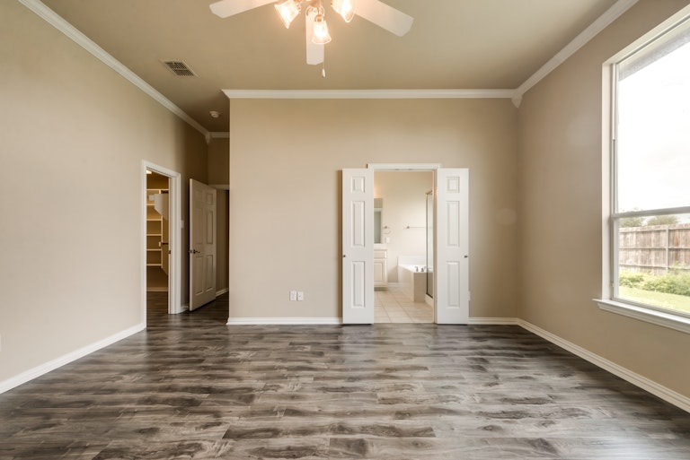 Photo 19 of 30 - 4661 Lance Leaf Dr, Fort Worth, TX 76244