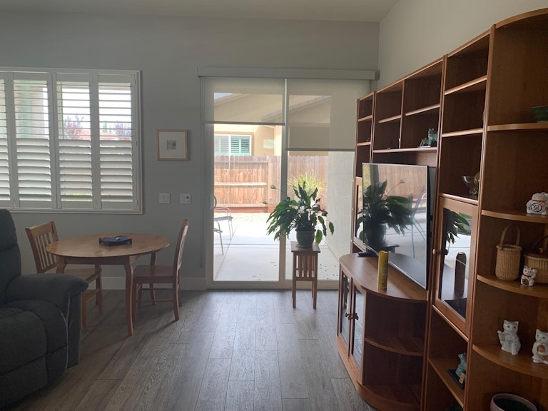 Photo 8 of 42 - 4489 Ligurian Sea Ln, Sacramento, CA 95834