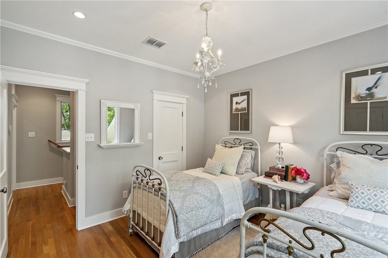 Photo 36 of 39 - 2901 Clearview Dr, Austin, TX 78703