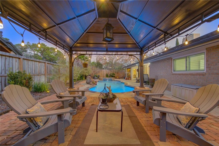 Photo 28 of 32 - 14118 Barryknoll Ln, Houston, TX 77079