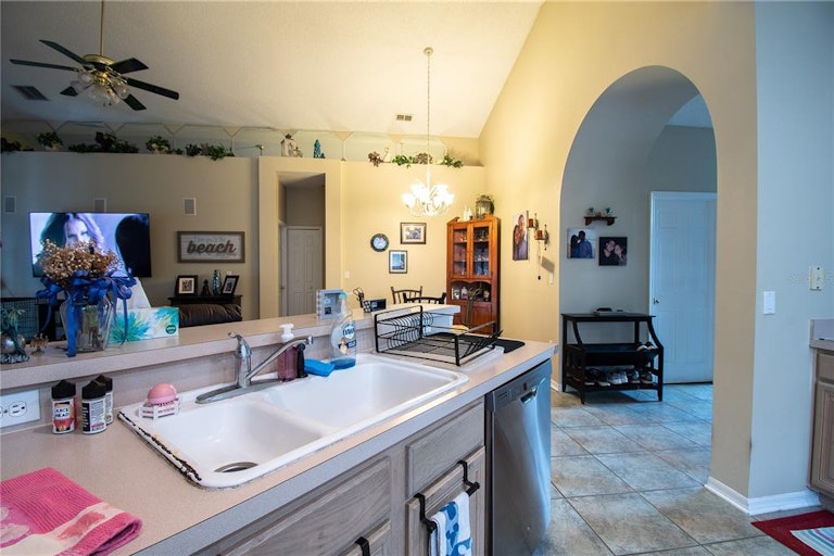 Photo 9 of 26 - 3013 Hartland Ct, Orlando, FL 32825