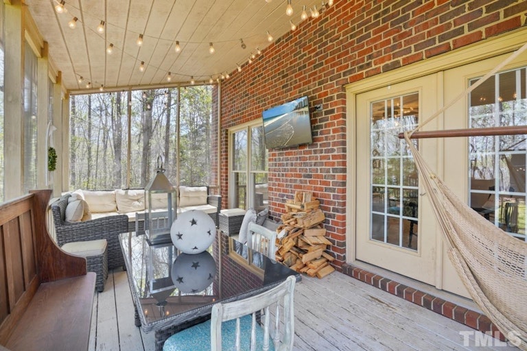 Photo 25 of 31 - 2016 Neuse Colony Dr, Clayton, NC 27527