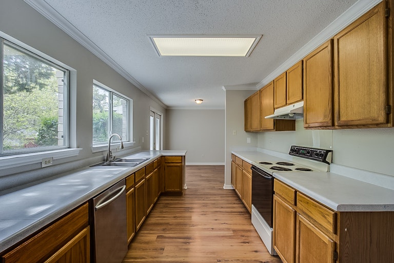 Photo 4 of 17 - 4842 Limestone Well Dr, San Antonio, TX 78247