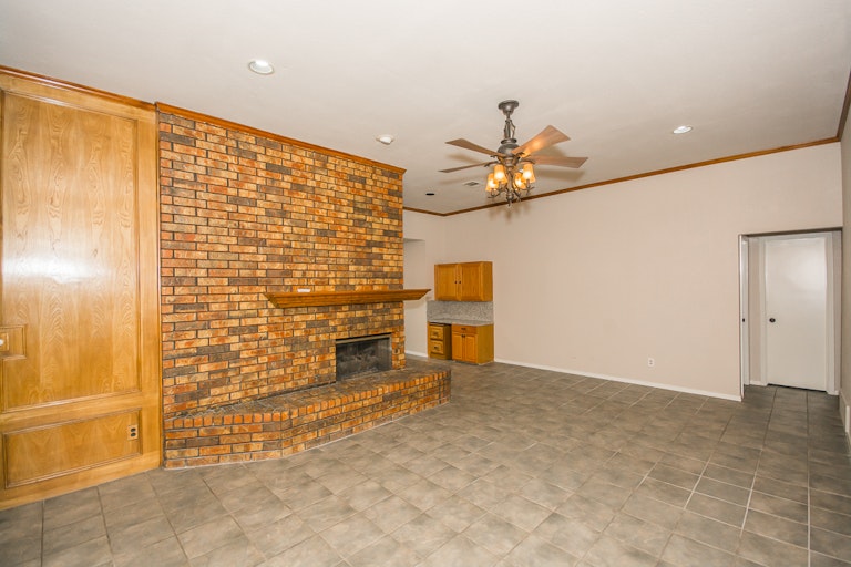 Photo 13 of 30 - 3813 Bond St, Rowlett, TX 75088