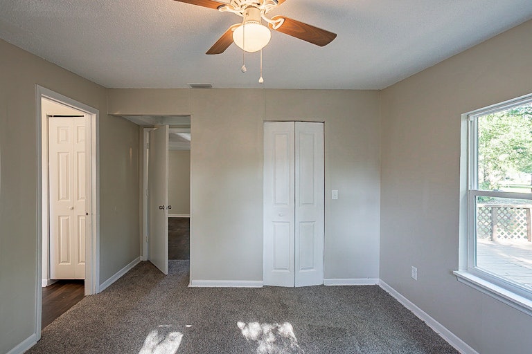 Photo 13 of 16 - 1401 E Voorhis Ave, Deland, FL 32724